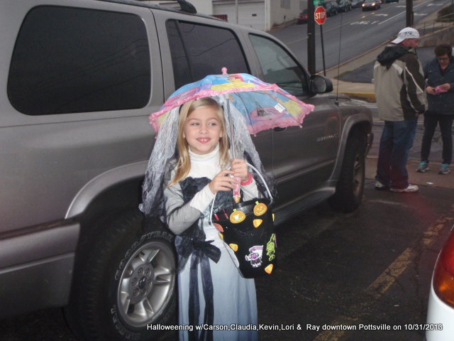 halloweeing carson baucum 10-31-2013