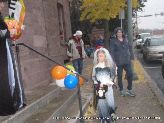 halloweeing carson baucum 10-31-2013