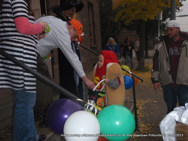 halloweeing carson baucum 10-31-2013