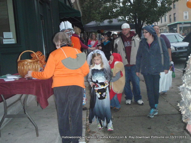 halloweeing carson baucum 10-31-2013