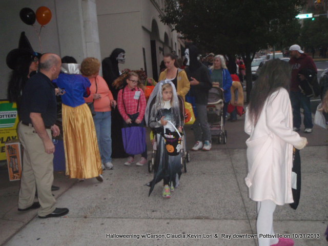 halloweeing carson baucum 10-31-2013