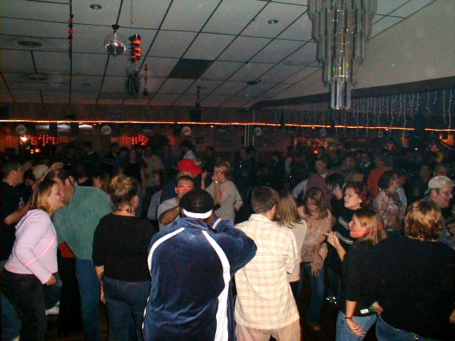 picture of oldies dance party at pine view acres