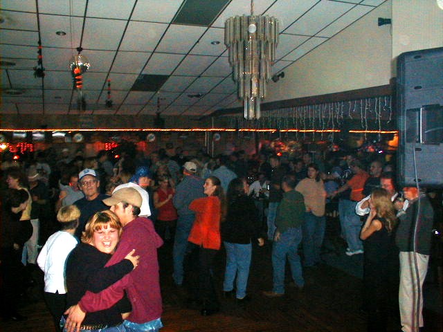 picture of oldies dance party at pine view acres